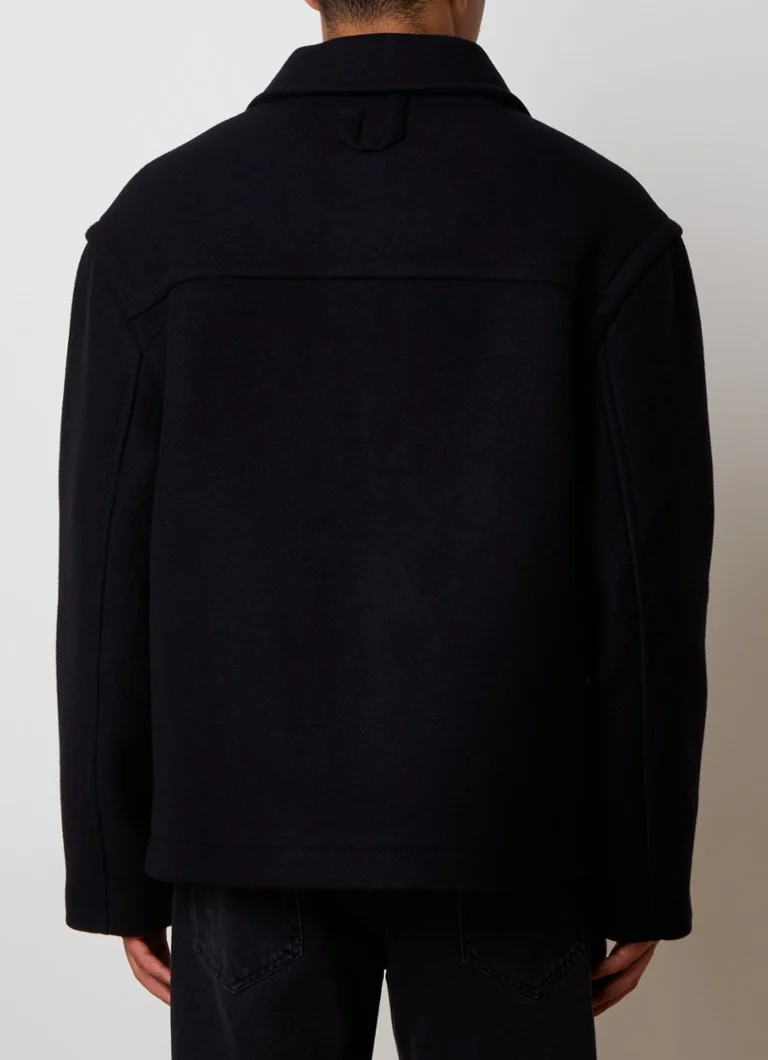 Jachetă Jacquemus Le Manteau Court din lână virgină, cu buzunar aplicat.
