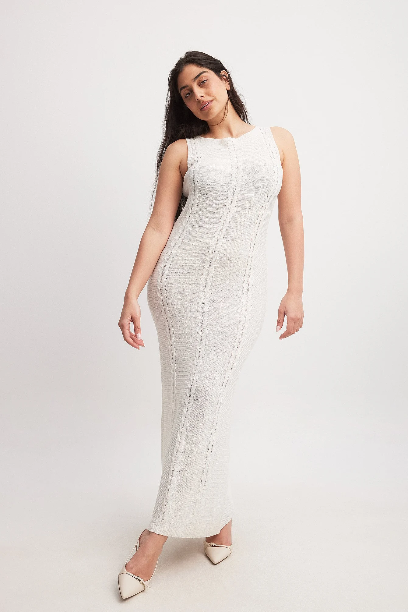 Gestricktes Maxikleid mit Zopfmuster