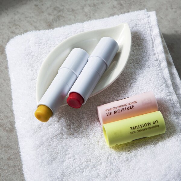 WHAMISA Organic Flowers Lip Moisture Lippenbalsam