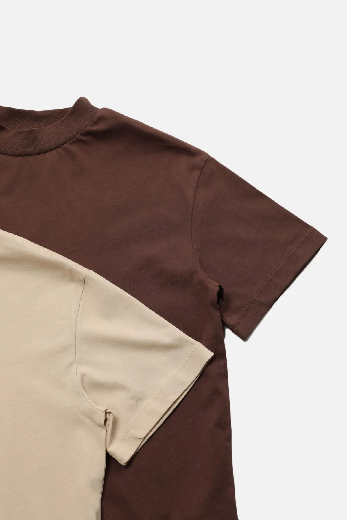 Trendyol Collection  Braun-Beige 2er-Pack Basic-Strick-T-Shirts mit Stehkragen aus 100 % Baumwolle TWOSS20TS1500