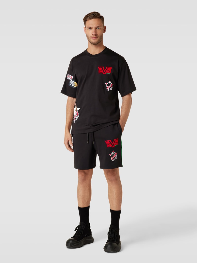 Sweatshorts mit Kontraststreifen in schwarz