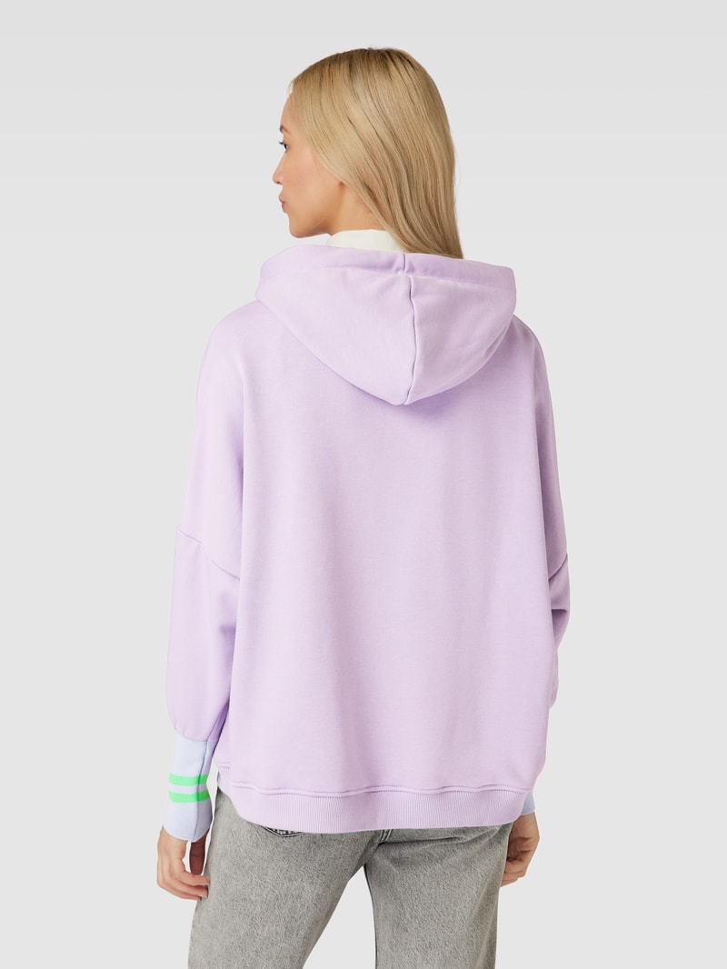 Hoodie mit Strasssteinbesatz Modell 'NAMASTE' in flieder