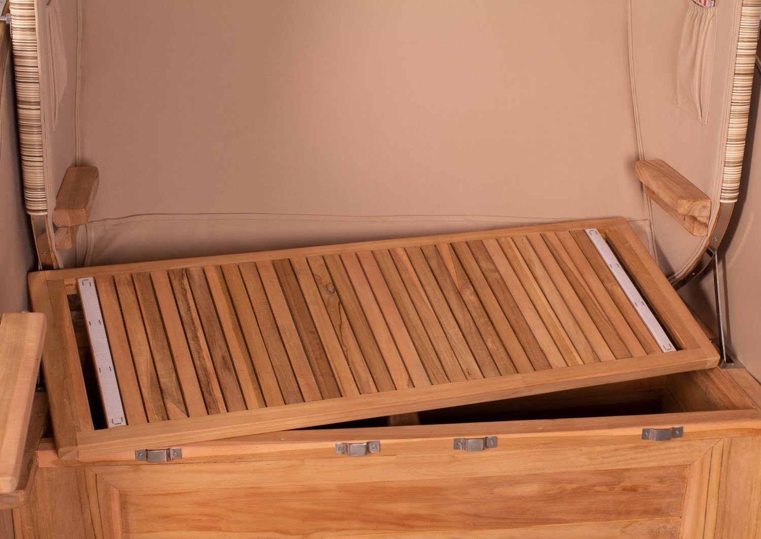 bene living Strandkorb Königssee 2,5-Sitzer Teak - PE shell - Modell 581, BxTxH: 142x95x170 cm, Volllieger ca. 175 Grad, Ostsee-Strandkorb Komplettset, inkl. Liftersystem und Bullaugen