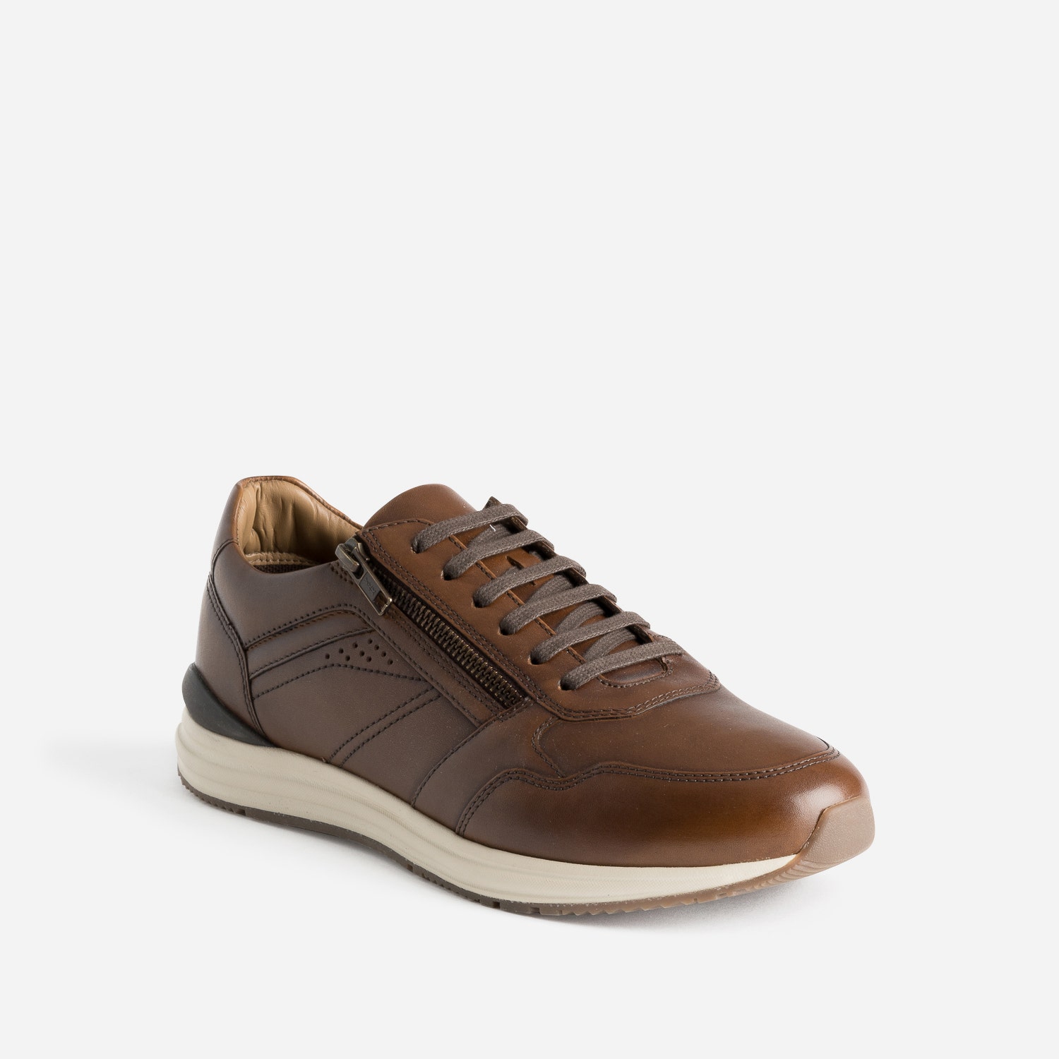 Tennis marron foncé en cuir