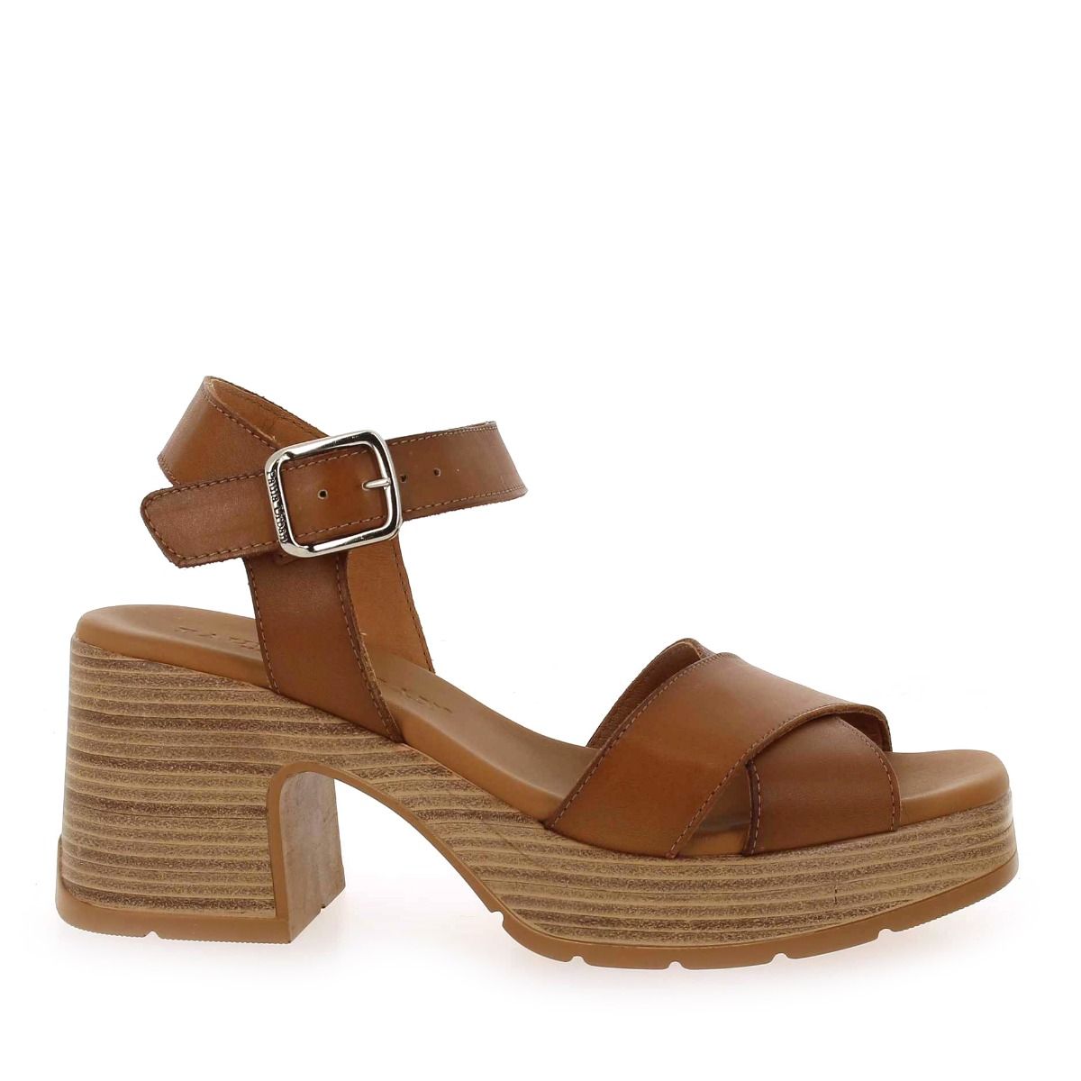 Paula Urban  25549 - Camel