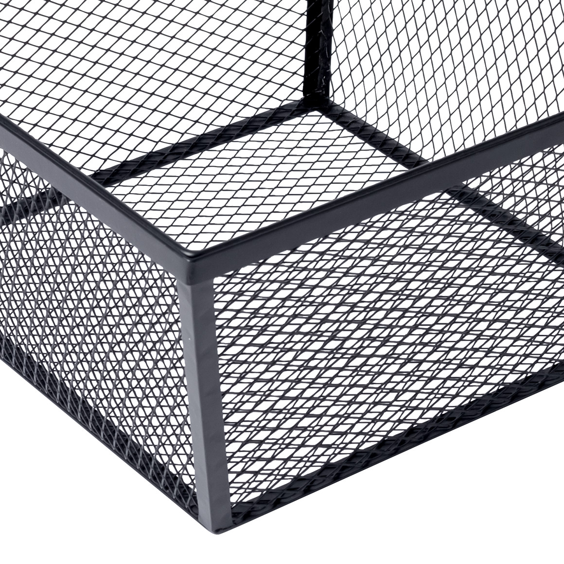 Großer Metallkorb im geometrischen Design
