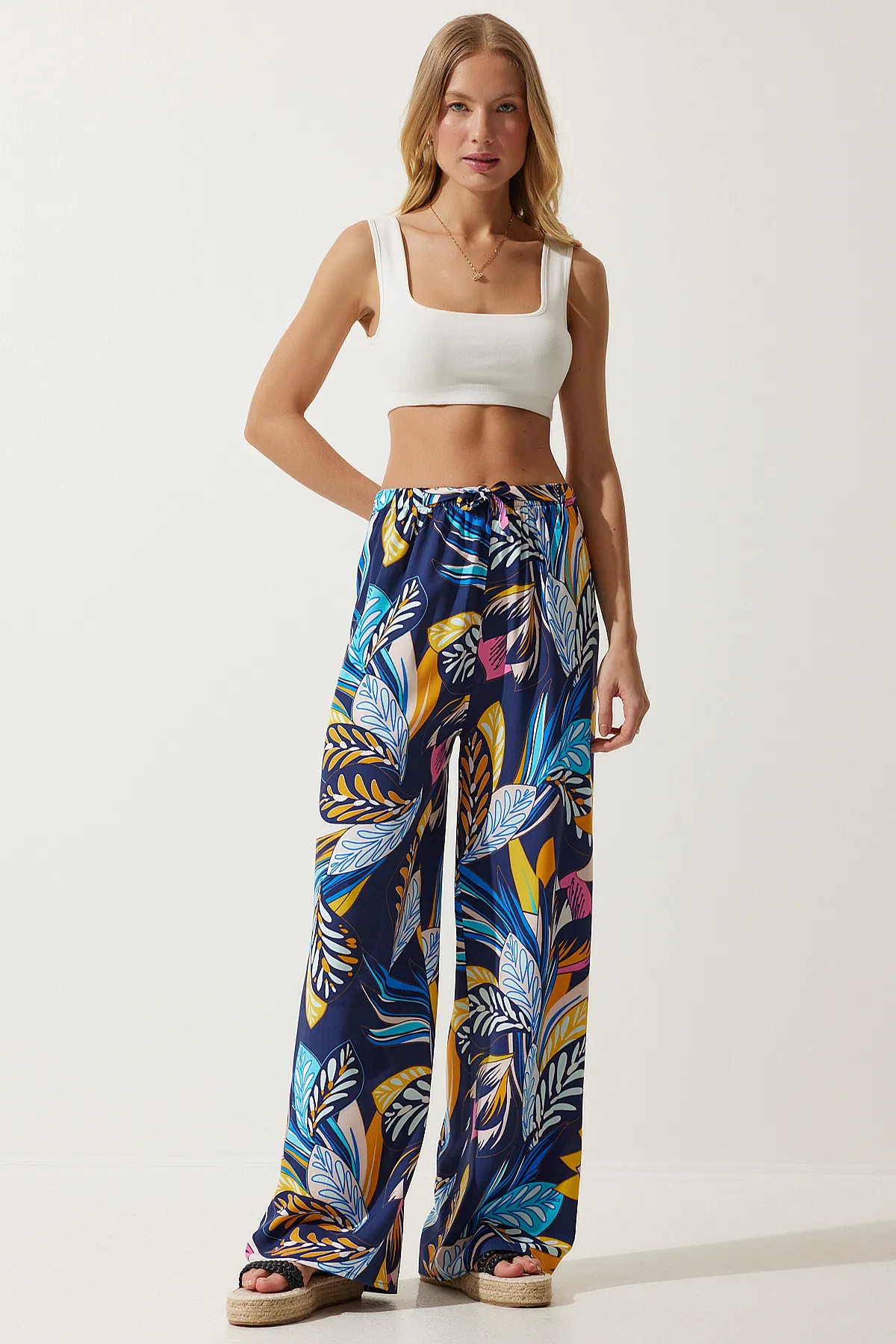 Happiness İstanbul  Marineblaue und gelbe Damenhose mit hoher Taille, lockere Sommerhose aus Viskose, BH00354
