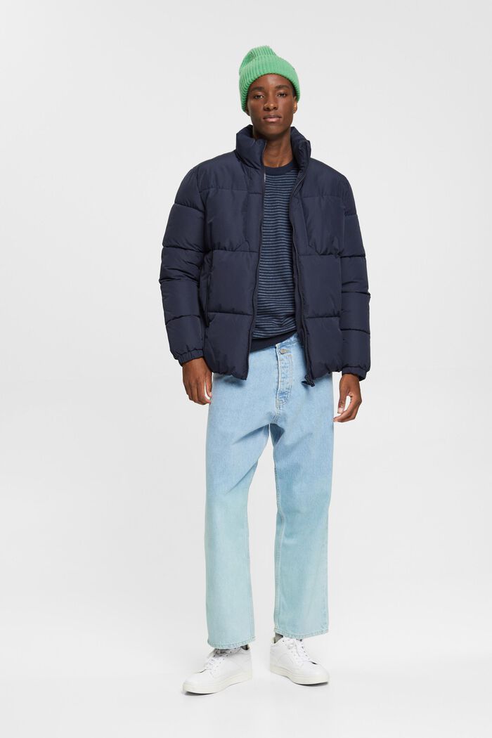 Steppjacke mit hohem Kragen