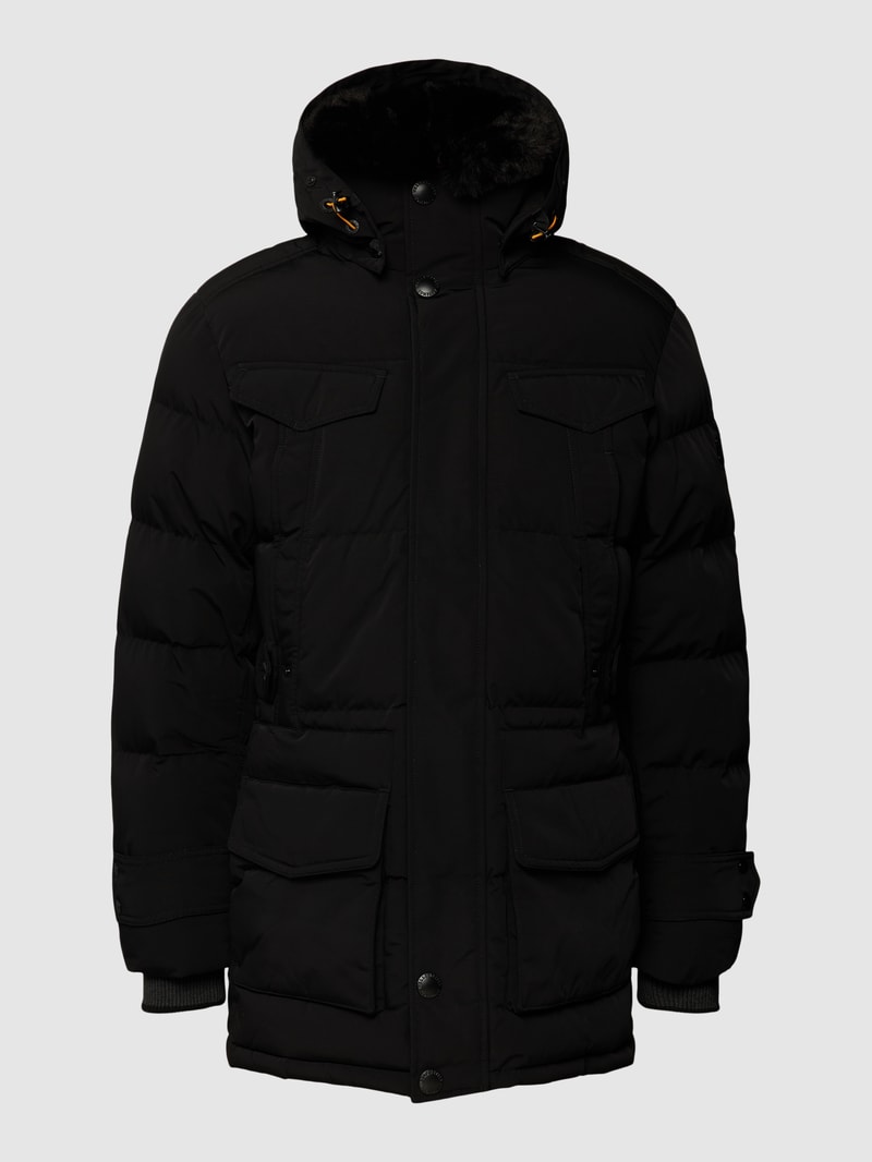 Steppjacke mit Label-Patch in schwarz