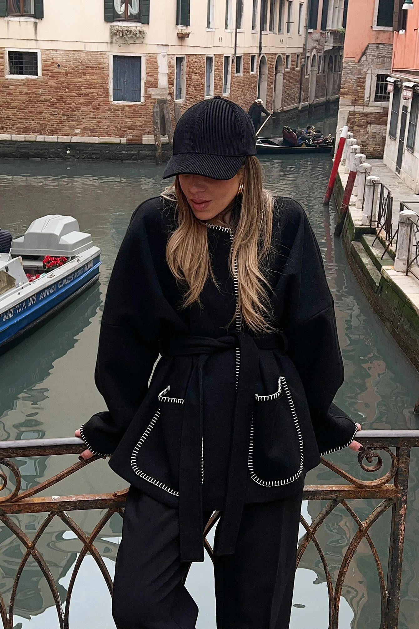 Jacke mit Kontrastnähten