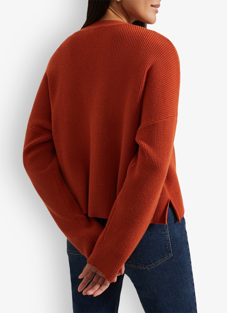 Cardigan subțire Anna de la Phase Eight, cu buzunare aplicate.