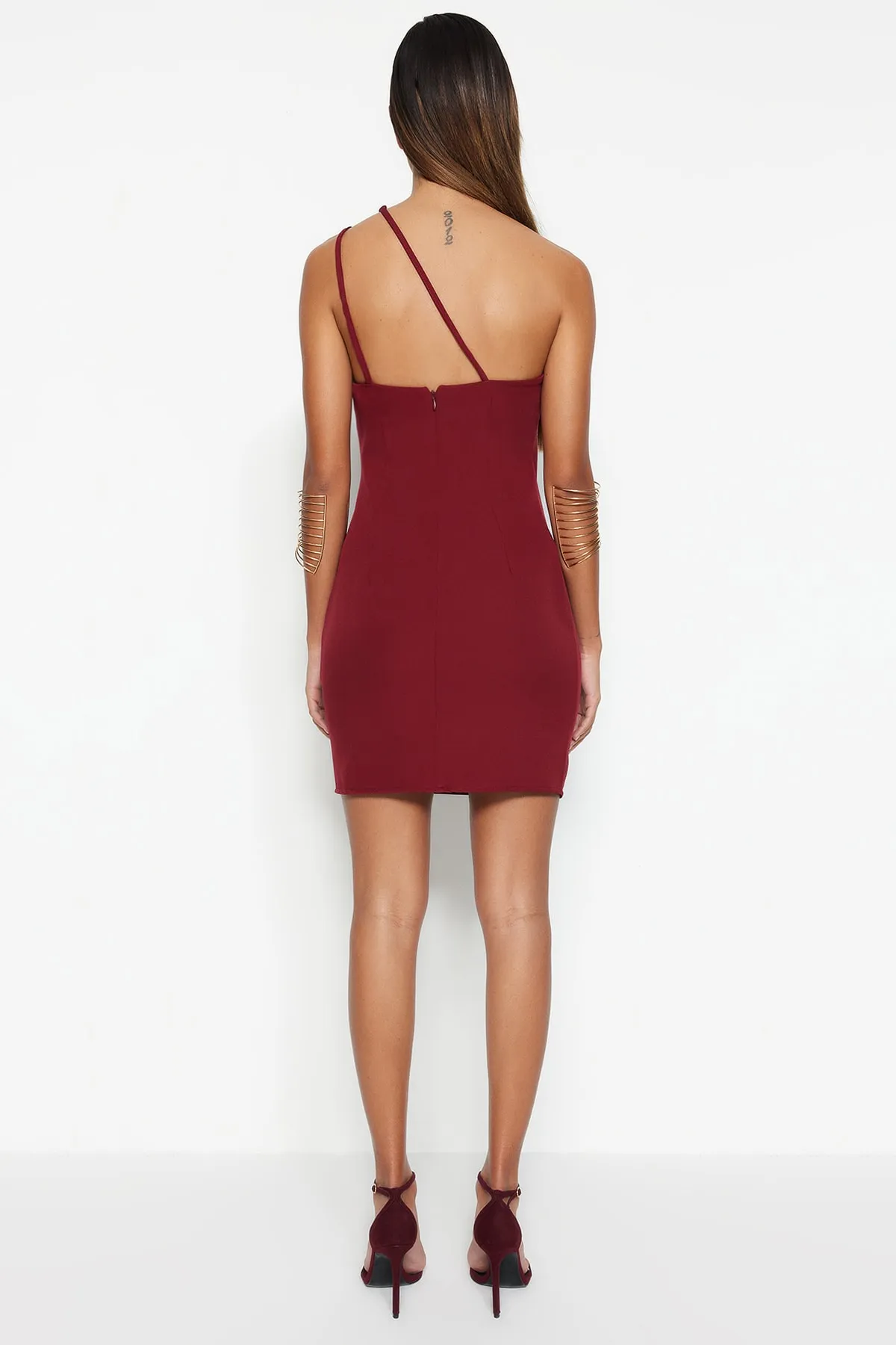Trendyol Collection  Burgunderfarbenes, figurbetontes gewebtes Abendkleid TPRSS22EL1652