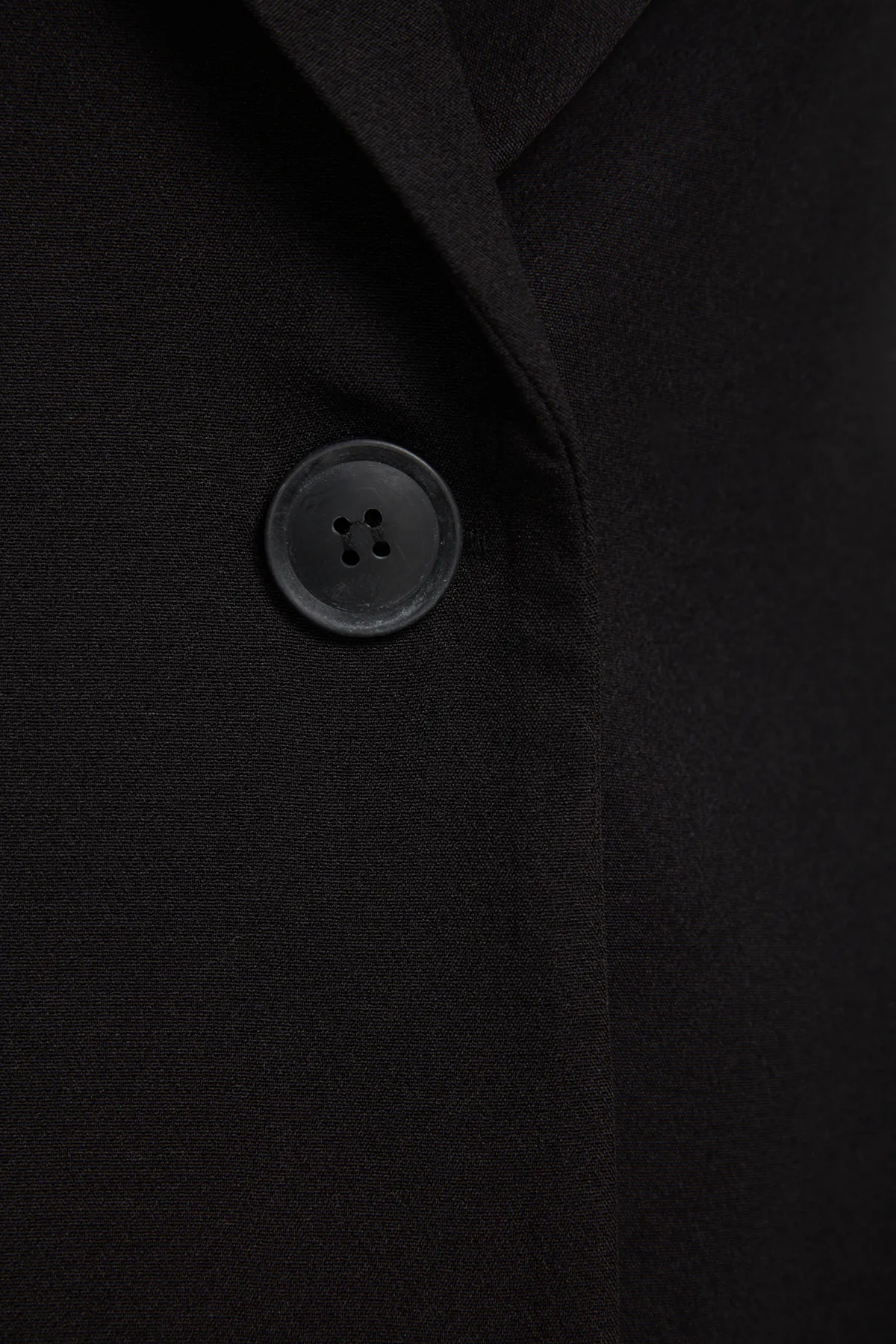Trendyol Collection  Schwarzer gewebter Blazer in Übergröße TWOAW24BC00107