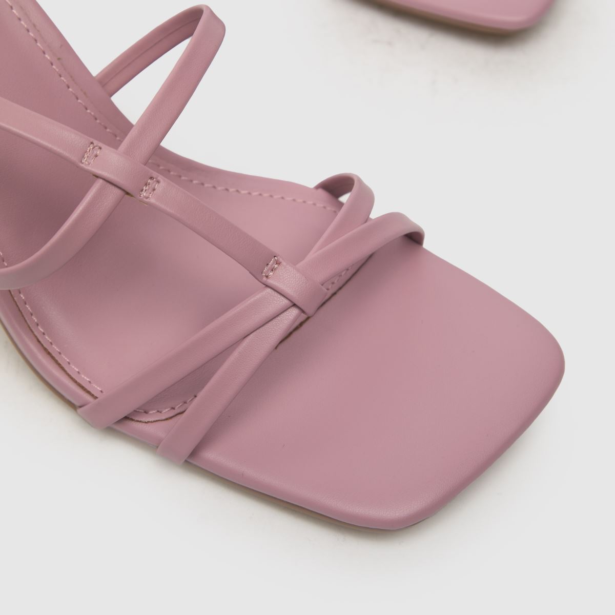 Schuh – Rosa Saffy T-bar höga klackar med fyrkantig tå
