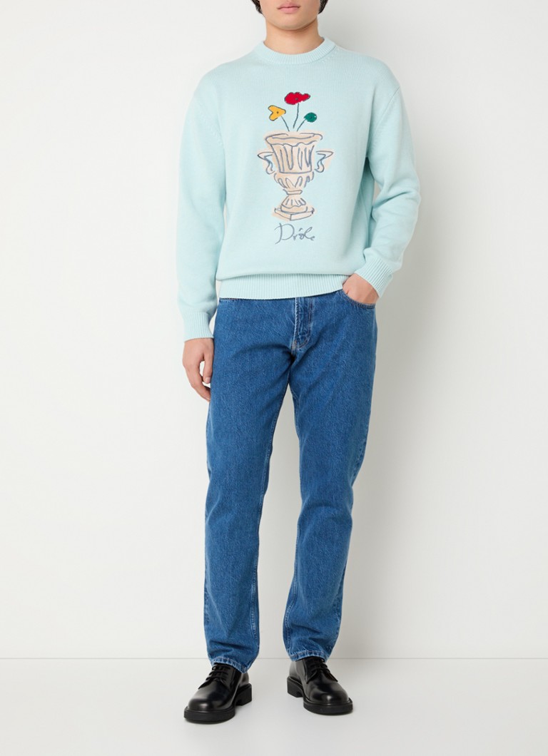 O vază interesantă din amestec de lână cu broderie, realizată din lână groasă de Mr. Knit.