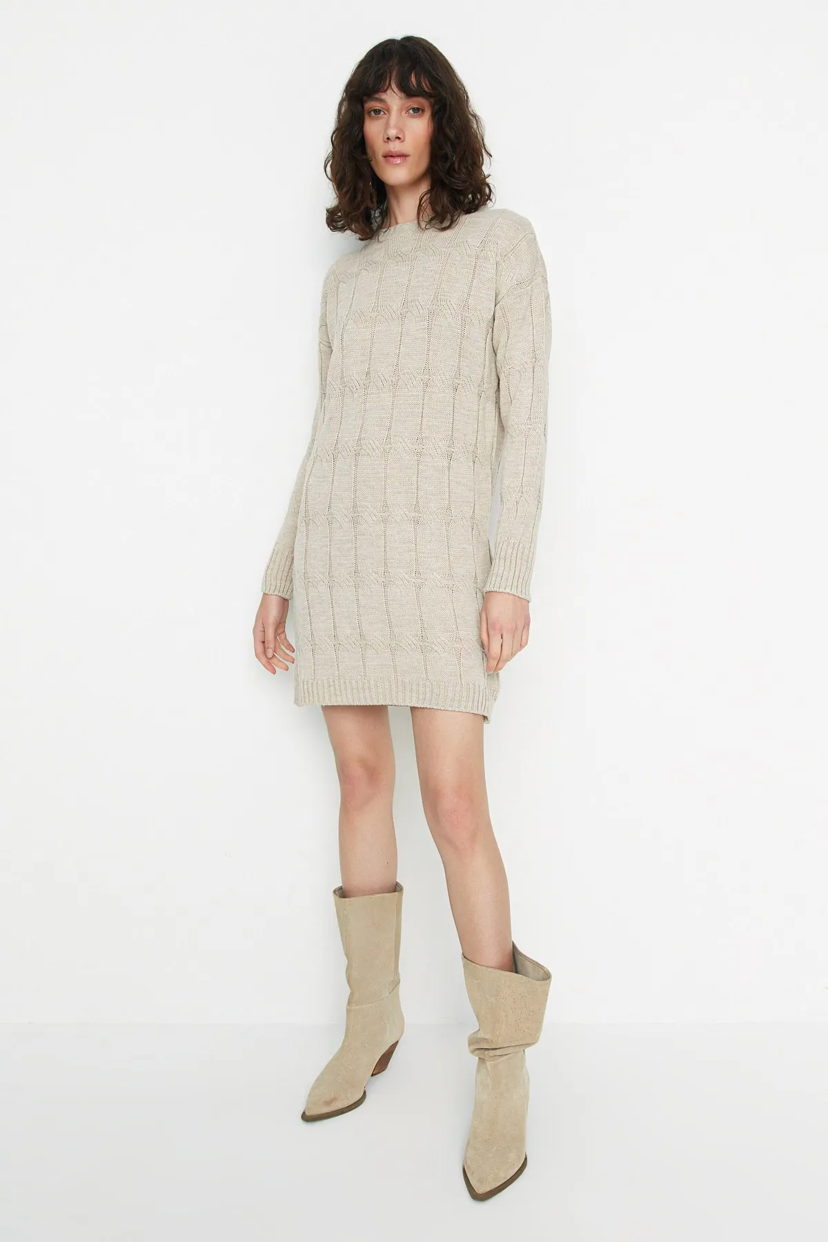 Trendyol Collection  Steiniges Mini-Strickkleid aus Haarstrick TWOAW22EL0027