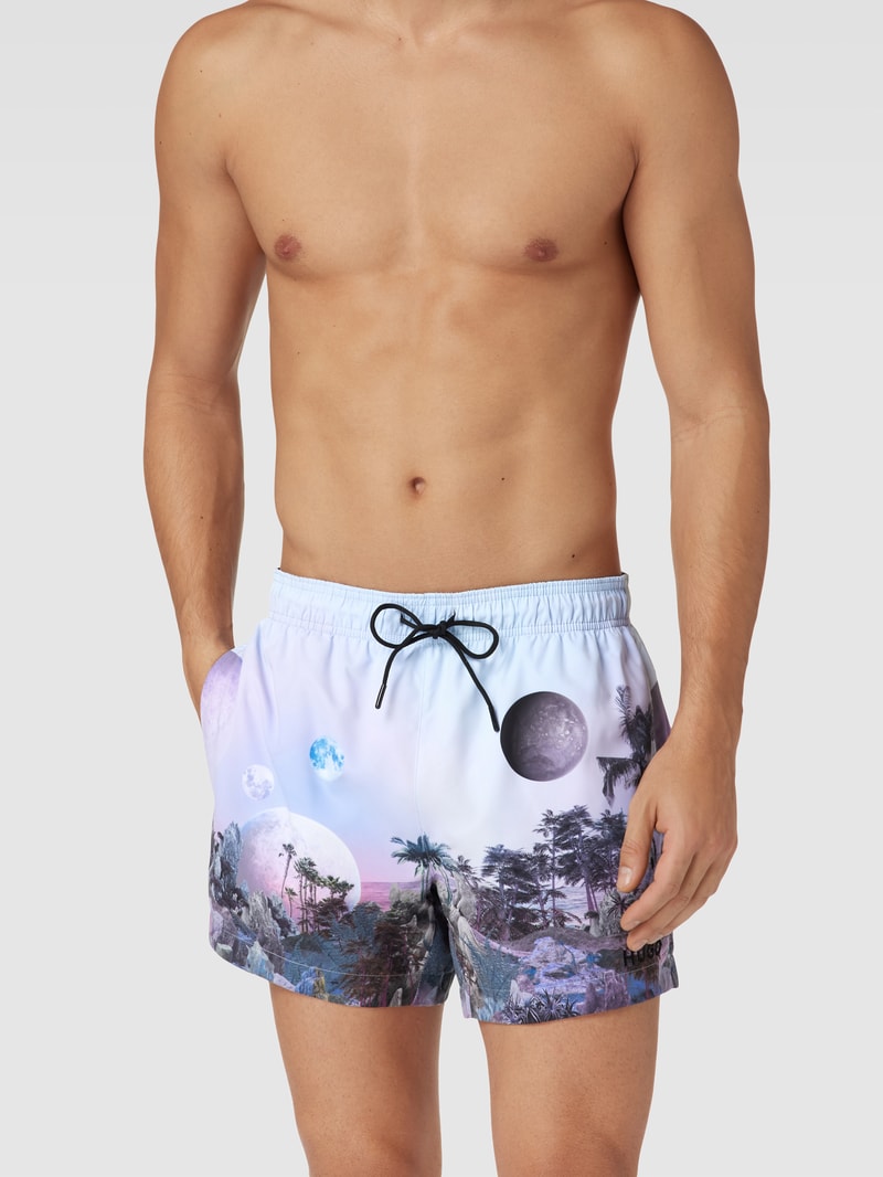 Badehose mit Allover-Muster Modell 'SUNCHI' in flieder