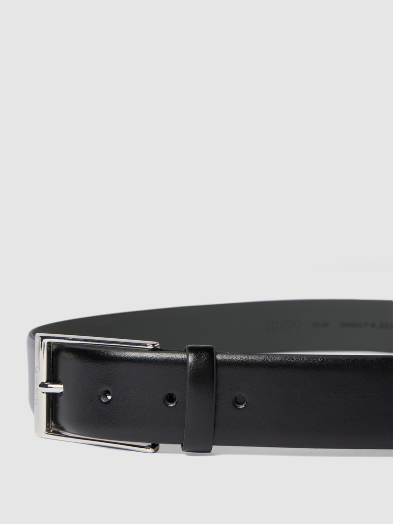 Gürtel mit Label-Prägung in schwarz