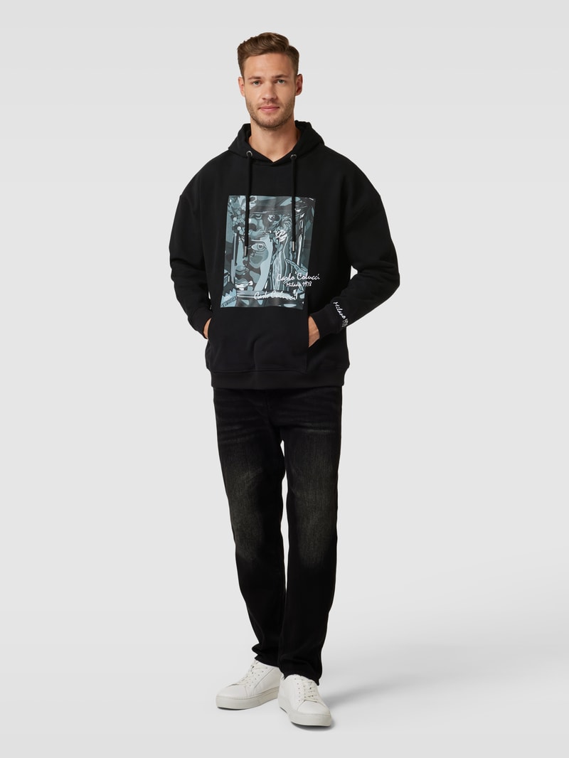 Hoodie mit Motiv-Print in schwarz