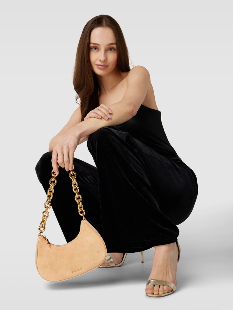 Umhängetasche mit Label-Applikation Modell 'CARRIE CHAIN' in beige