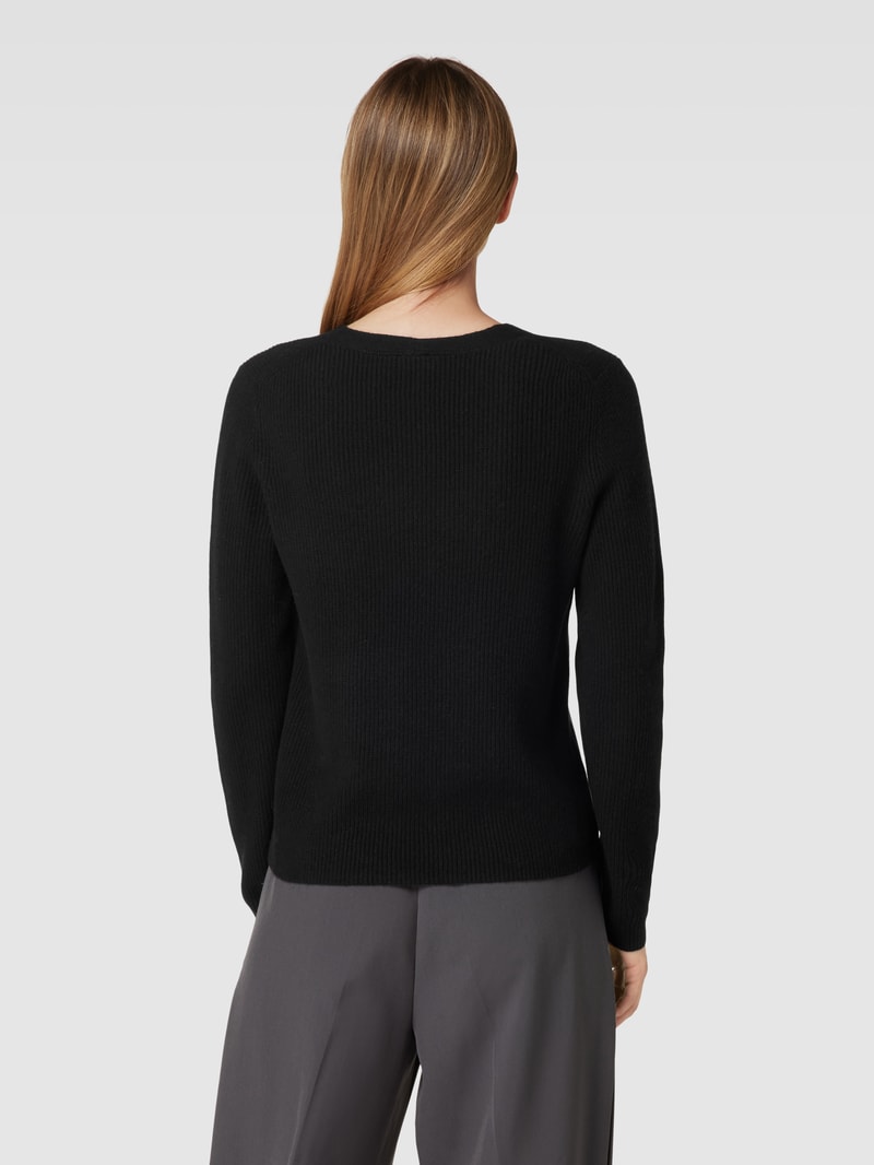Strickpullover mit V-Ausschnitt in schwarz