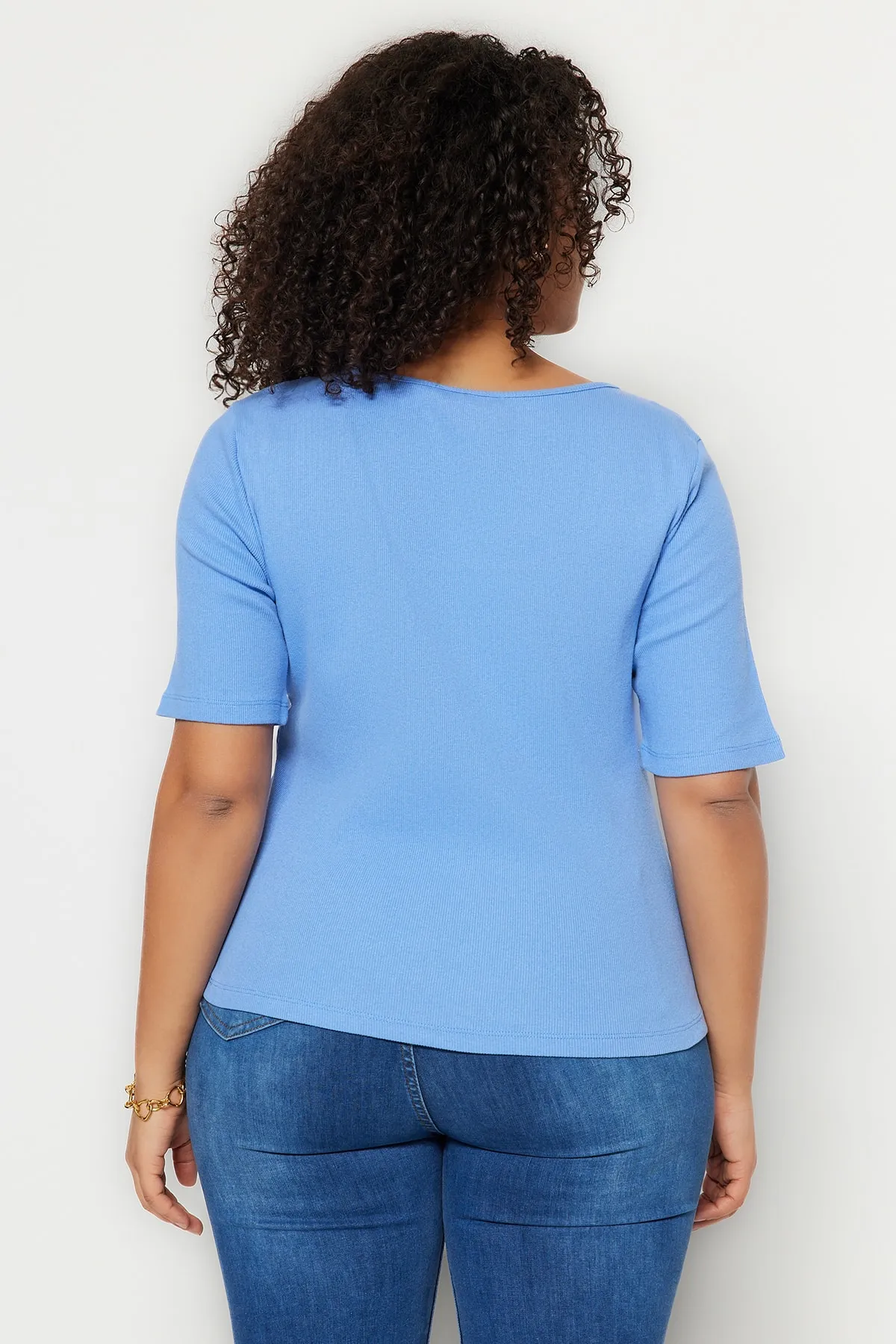 Trendyol Curve  Lilafarbenes Strick-T-Shirt mit quadratischem Kragen TBBSS22BF0027