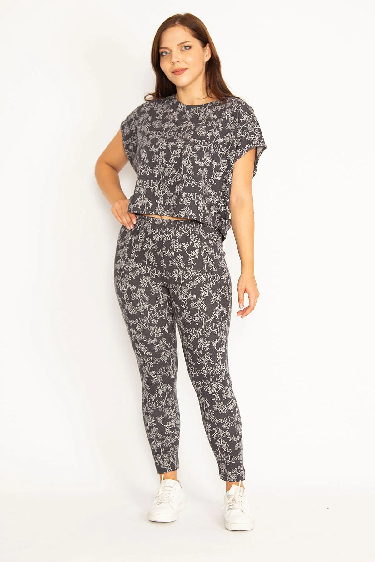 Şans  Großes Damen-Set mit Bluse und Hose aus geräucherter Bio-Baumwolle 65n34803
