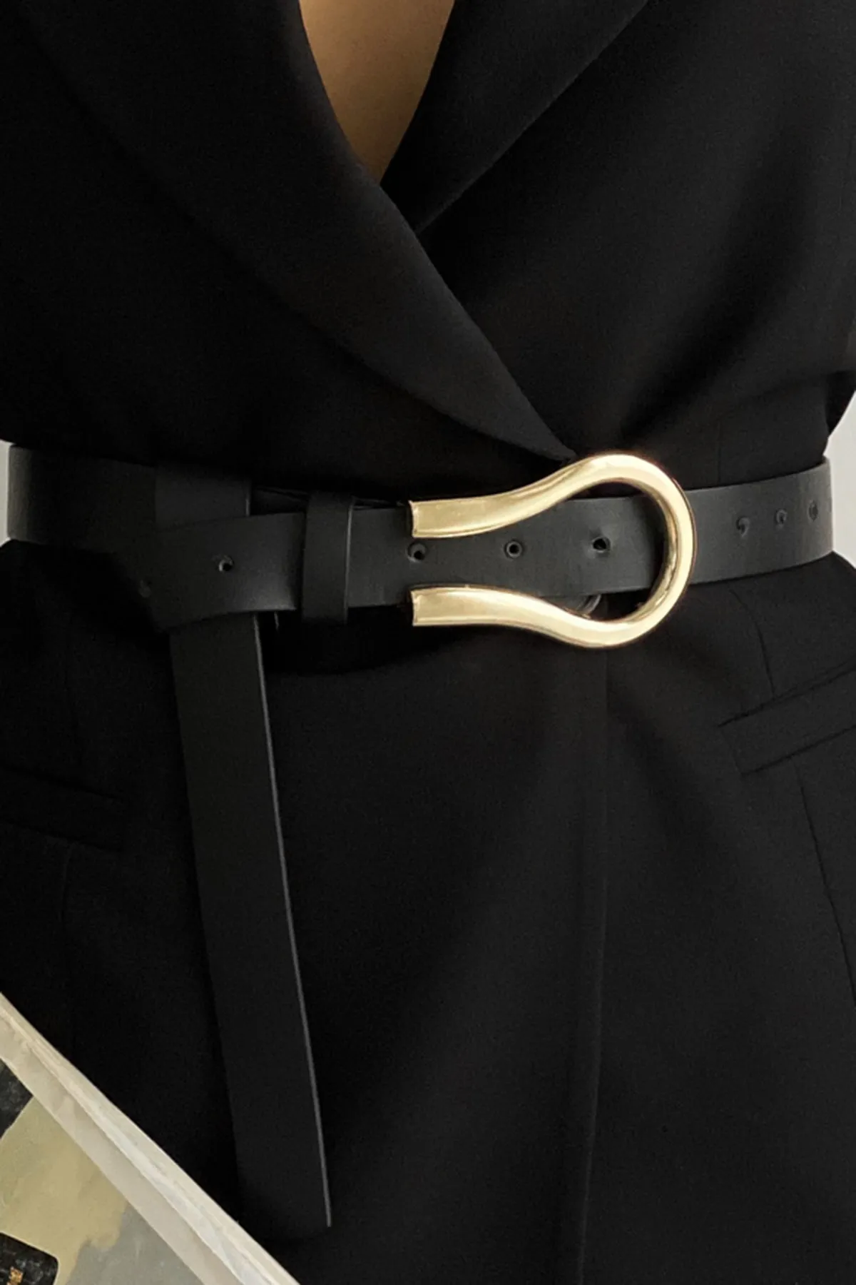 Cool & Sexy  Schwarzer Damengürtel mit ovaler Schnalle BE606