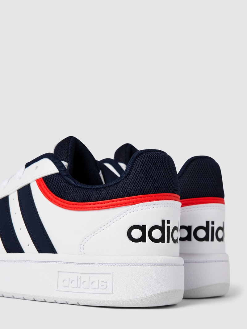 Sneaker mit Kontrastbesatz Modell 'HOOPS 3.0.' in weiß
