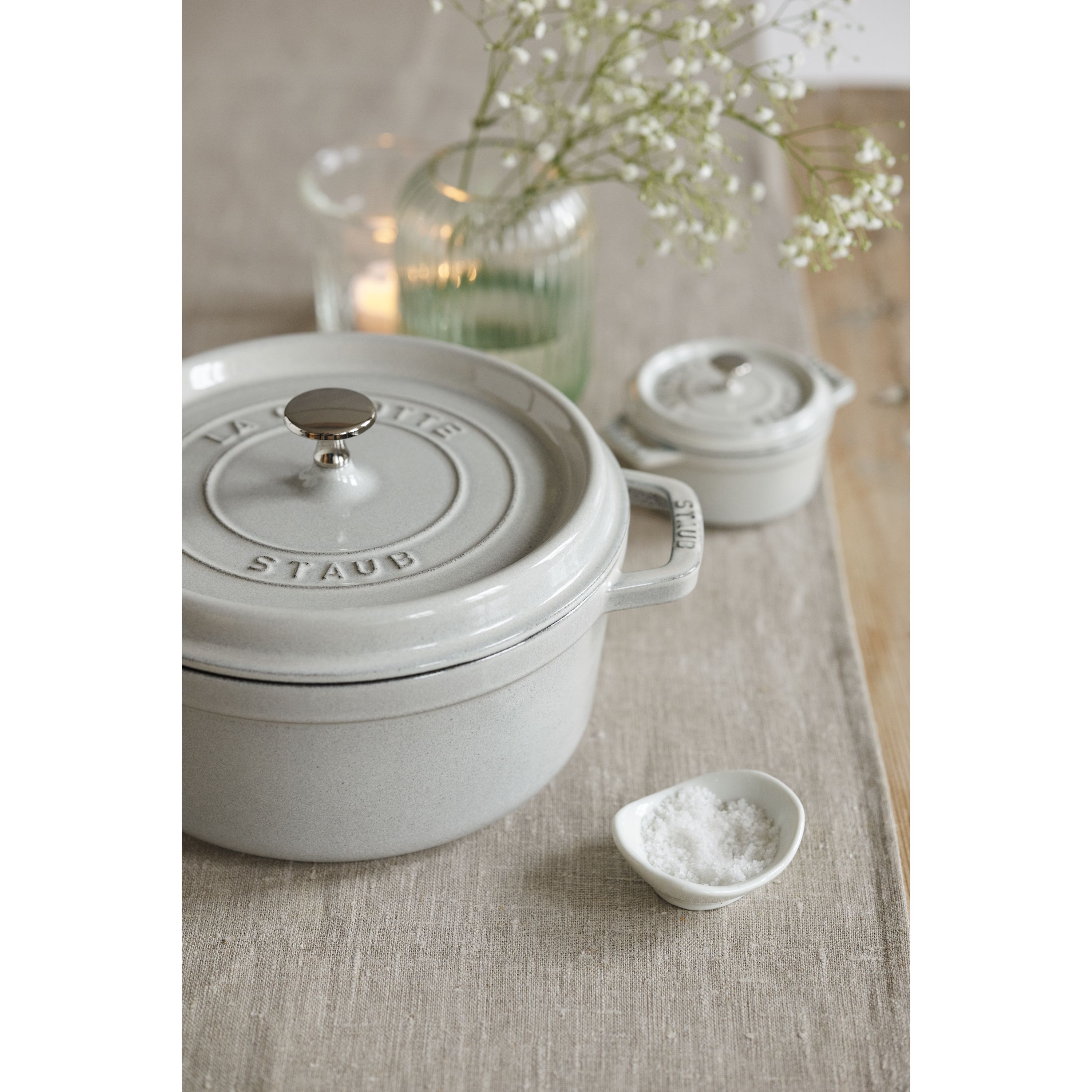 Cocotte 22 cm, rund, Weisser Trüffel, Gusseisen