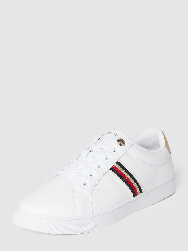 Sneaker mit Label-Detail in weiß