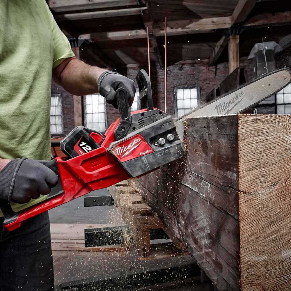 MILWAUKEE 18V FUEL™ 356mm Chainsaw Skin M18FCHS140