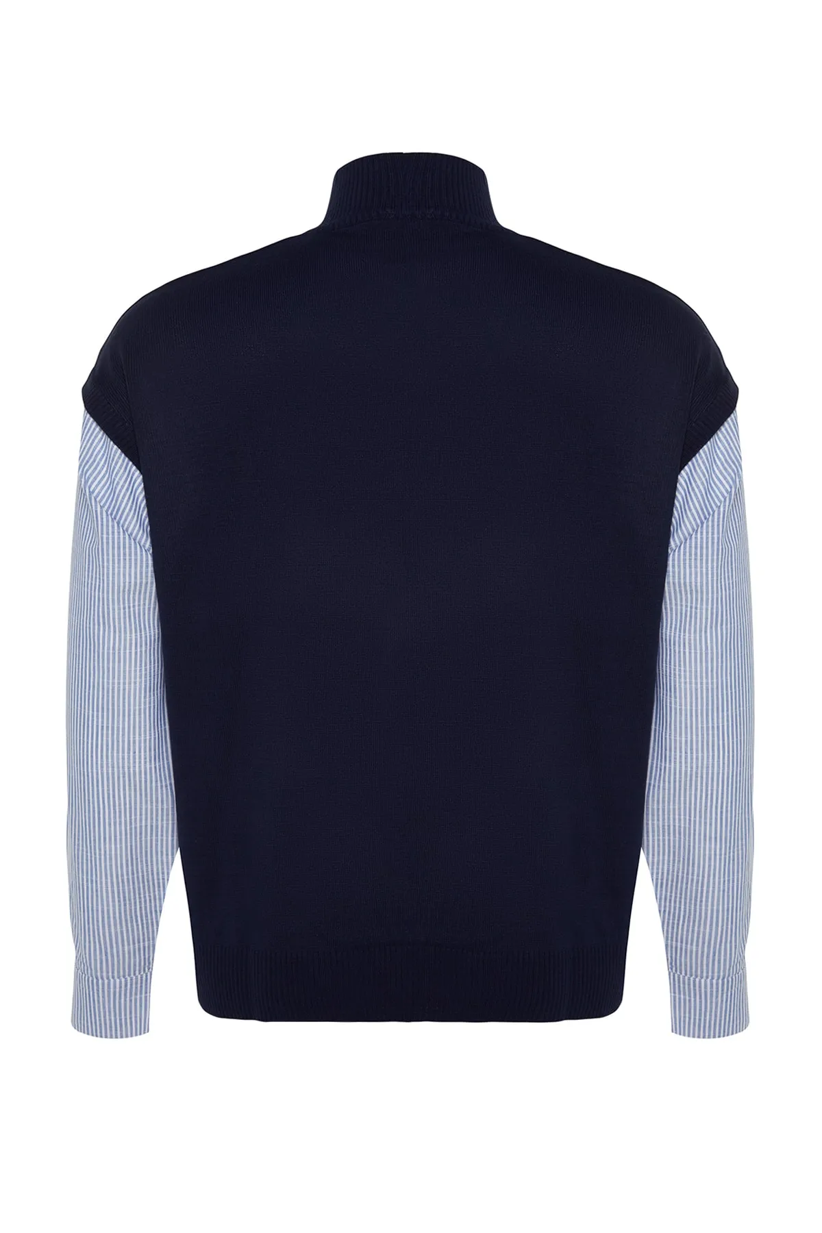Trendyol Curve  Marineblauer Farbblock-Strickpullover TBBAW24AN00017