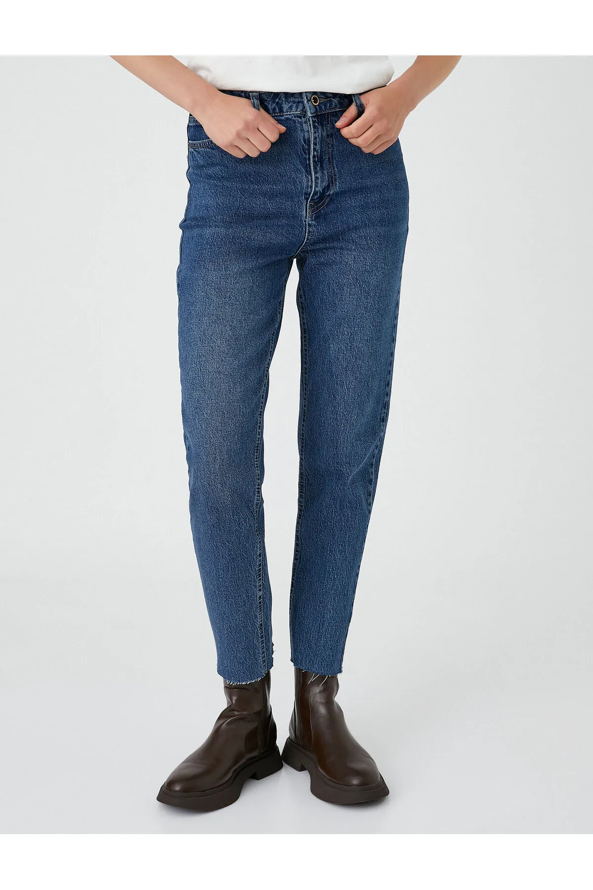 Koton  Jeans mit hoher Taille und schmaler Passform – Mom Slim Jeans