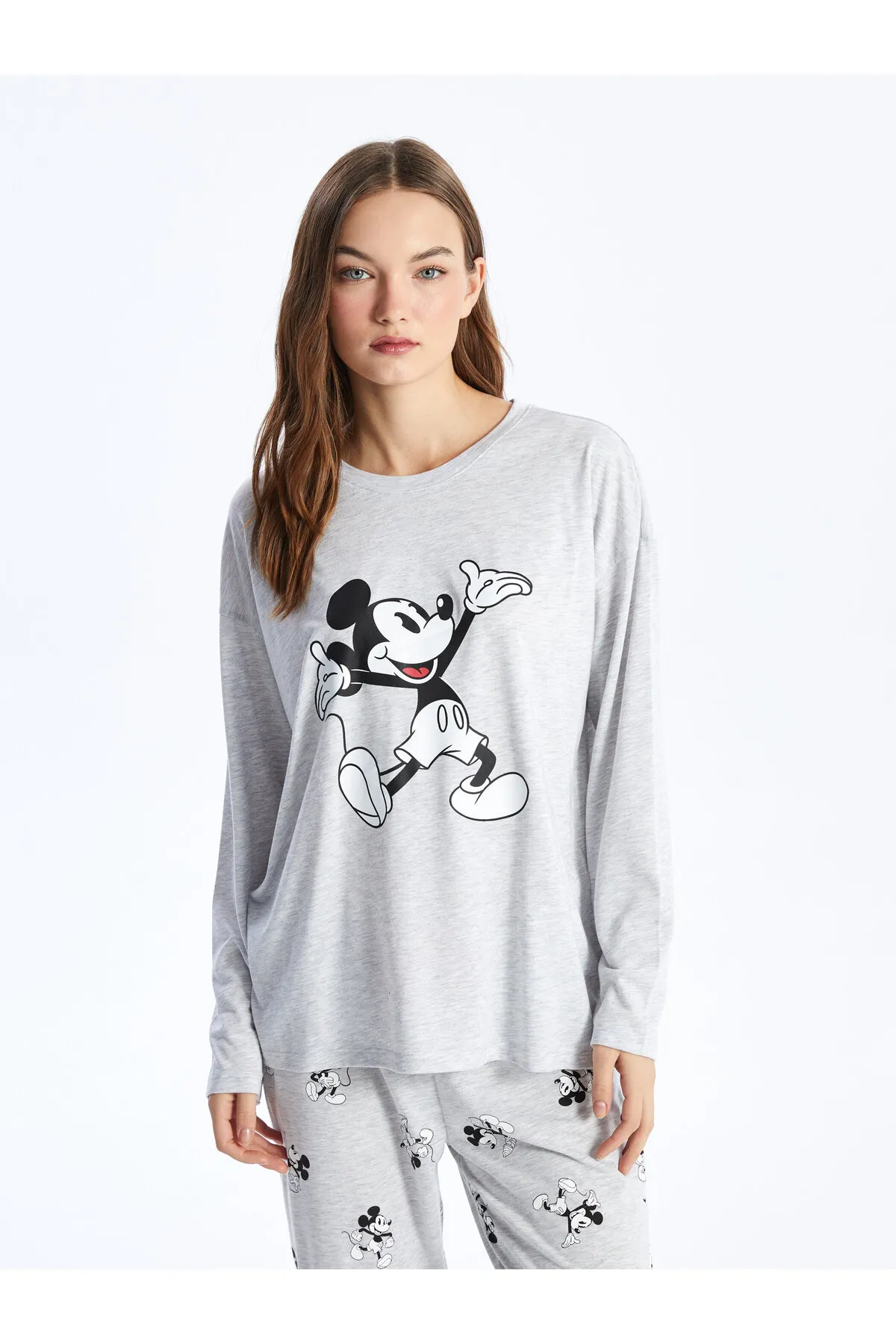 LC Waikiki  Langärmliges Damen-Pyjama-Set mit Rundhalsausschnitt und Mickey-Mouse-Aufdruck