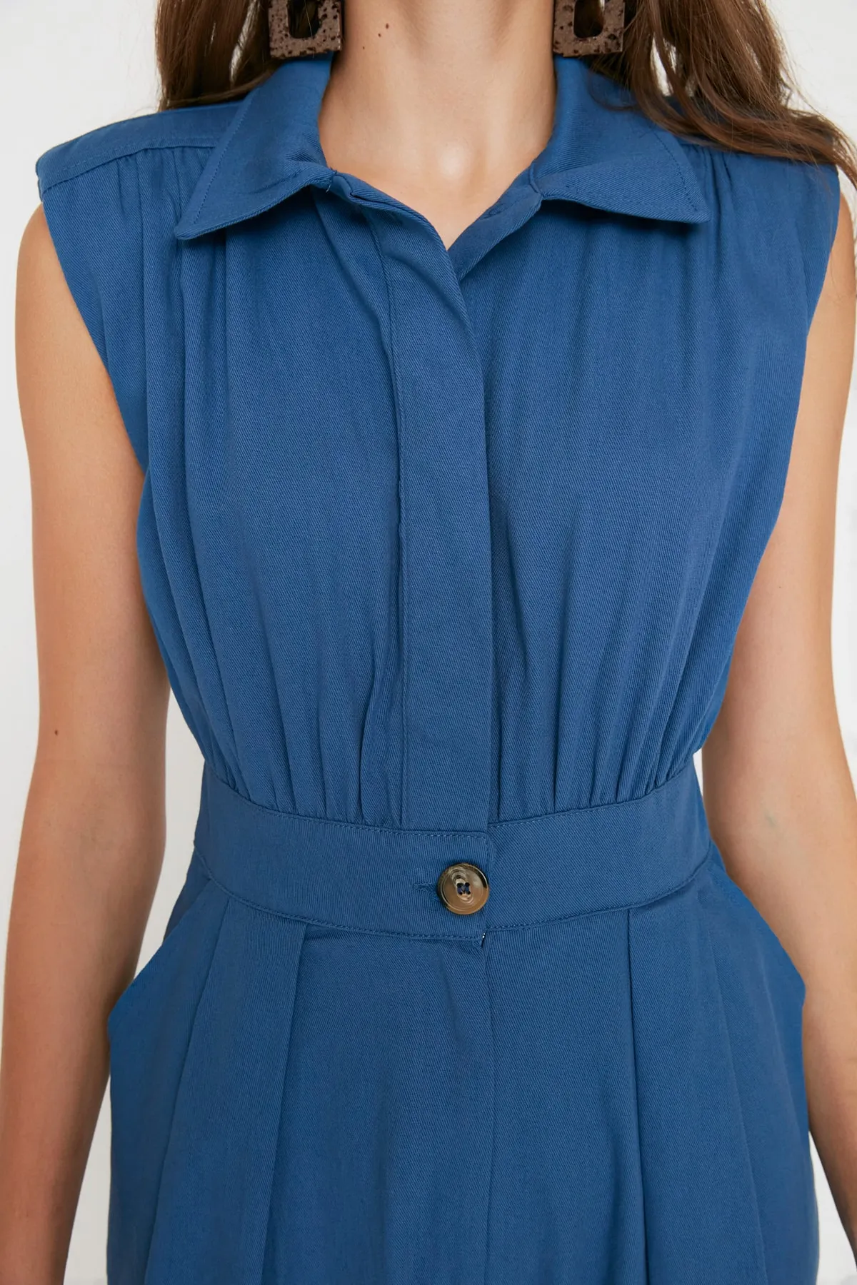 Trendyol Collection  Maxi-Weboverall mit Hemdkragen in Indigo TWOSS21TU0233