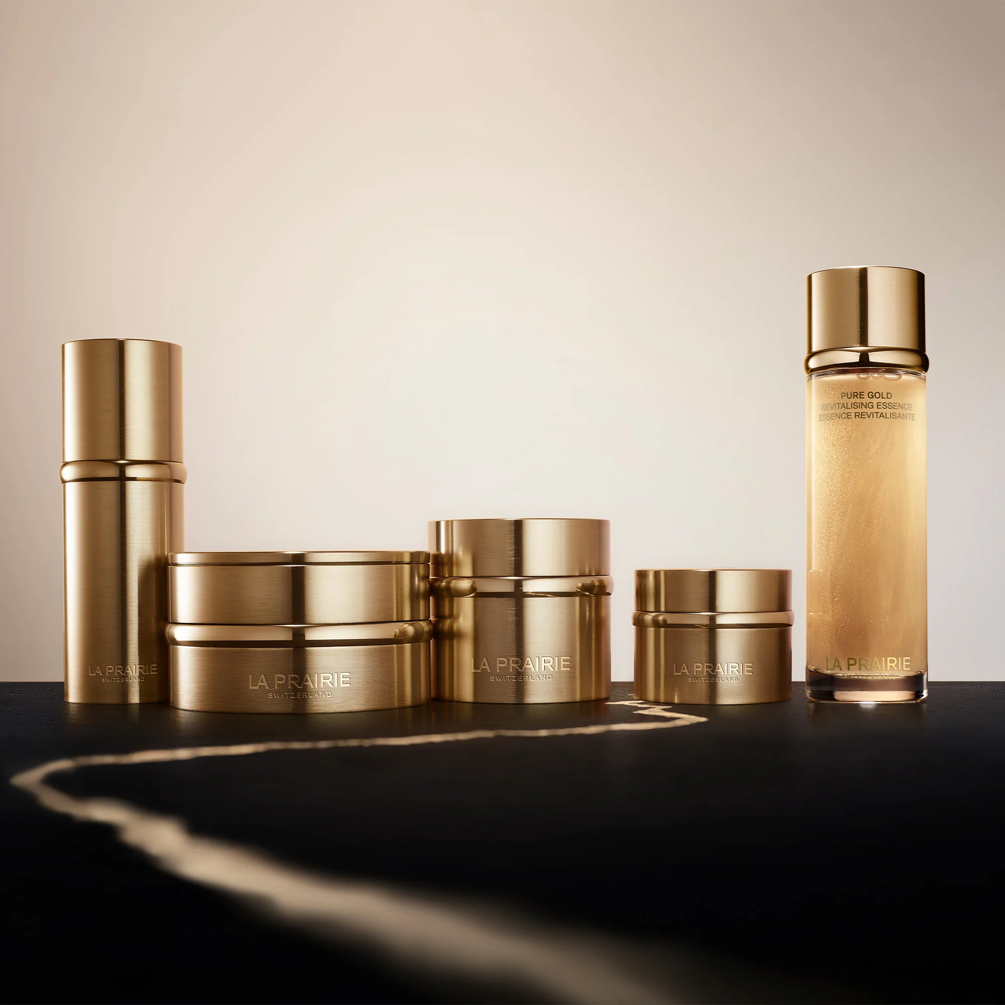 Pure Gold Revitalising Essence – Beruhigendes Gesichtsserum, Feuchtigkeitsspendendes Gesichtsserum, Gesichtsserum für erste Anzeichen, Gesichtsserum mit globaler Wirkung