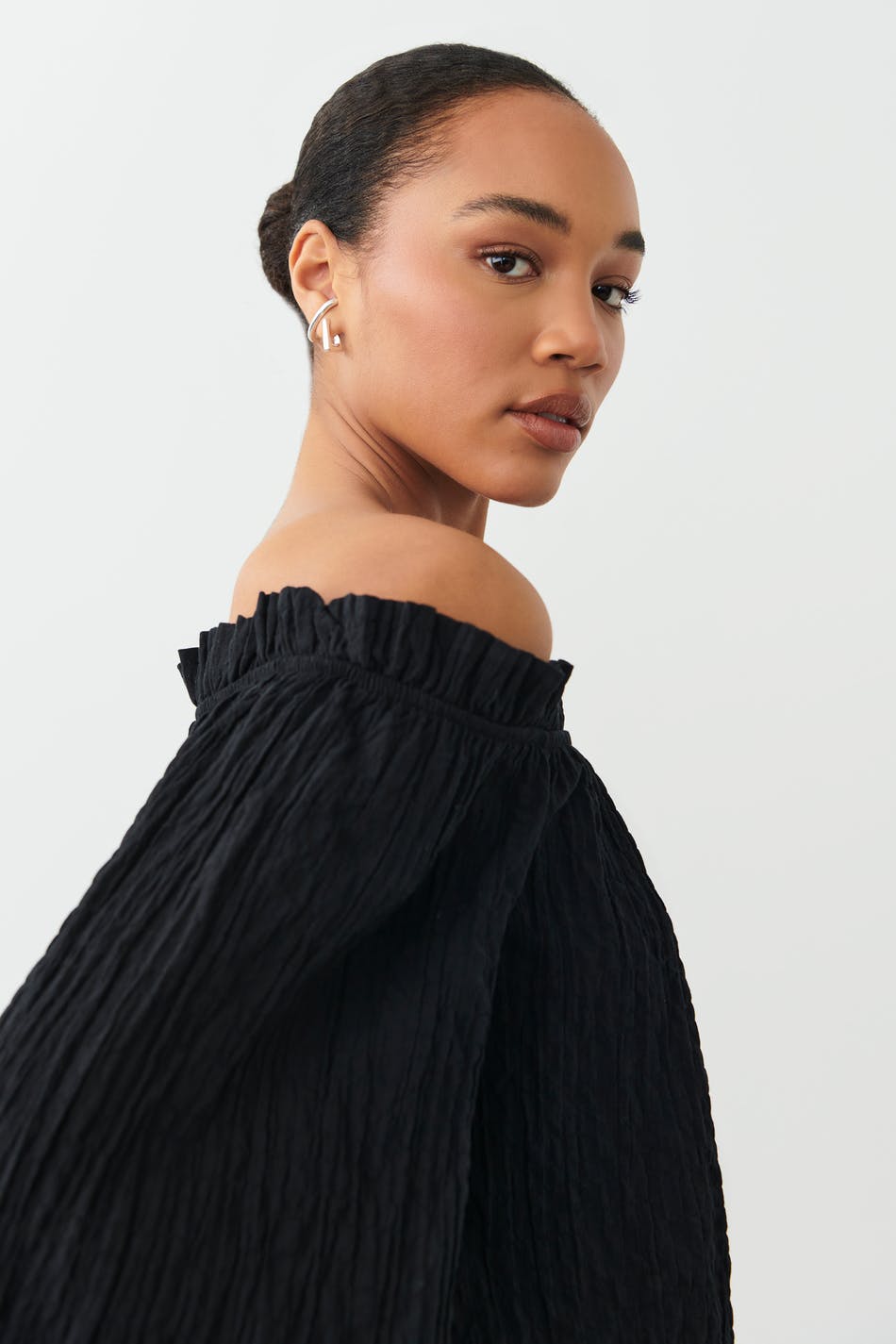 Offshoulder top