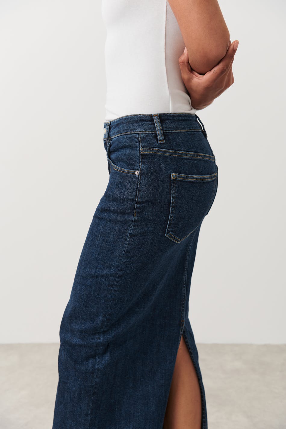 Column denim skirt