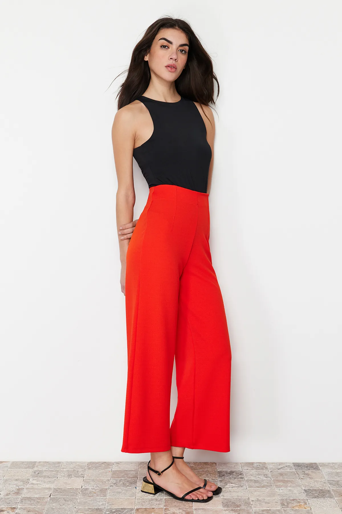 Trendyol Collection  Rote, dehnbare Culotte-Hose mit hoher Taille - TWOSS24PL00036