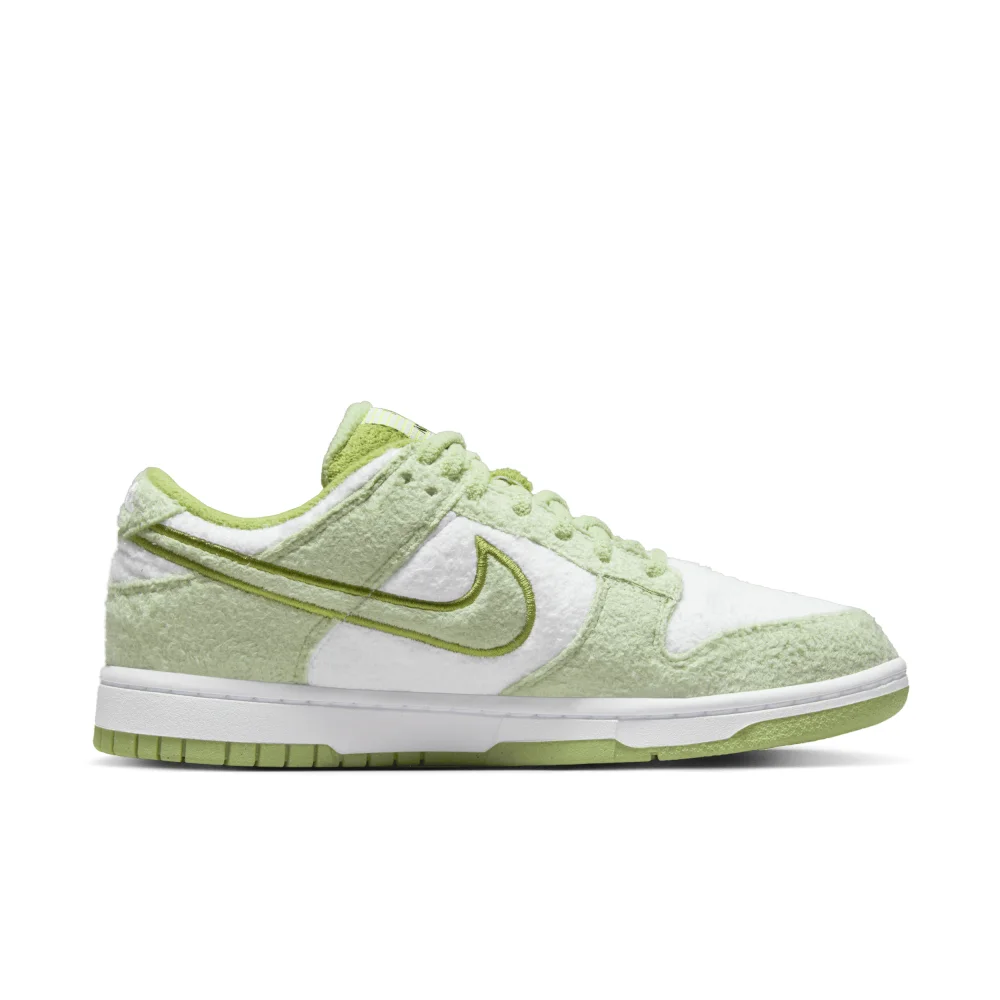 Nike Dunk WMNS Low SE DQ7579 300 / grün