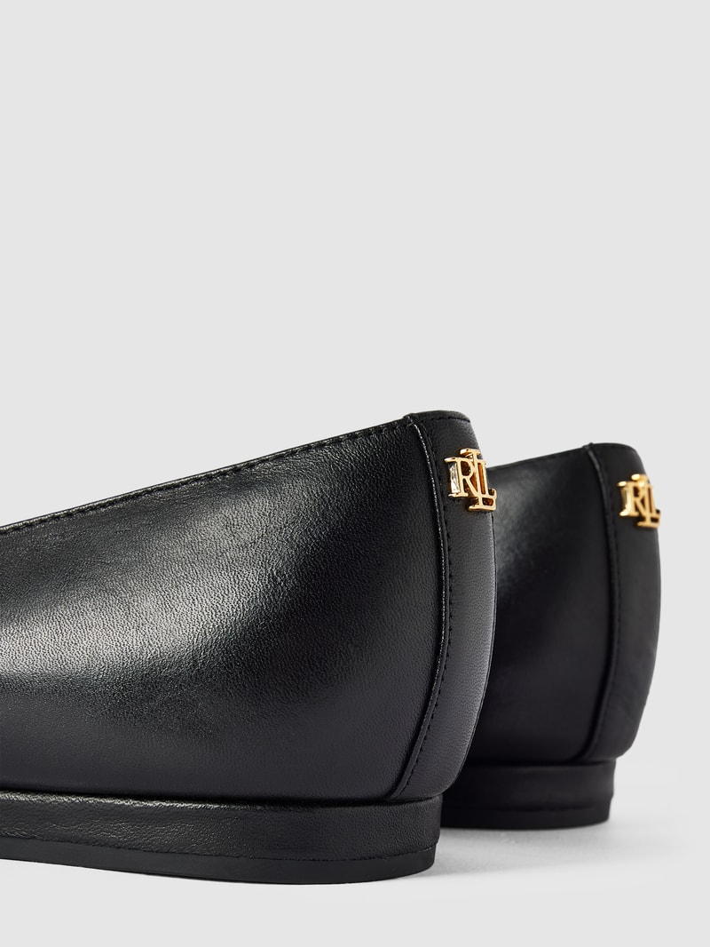 Ballerinas in spitz zulaufender Form Modell 'LONDYN' in schwarz