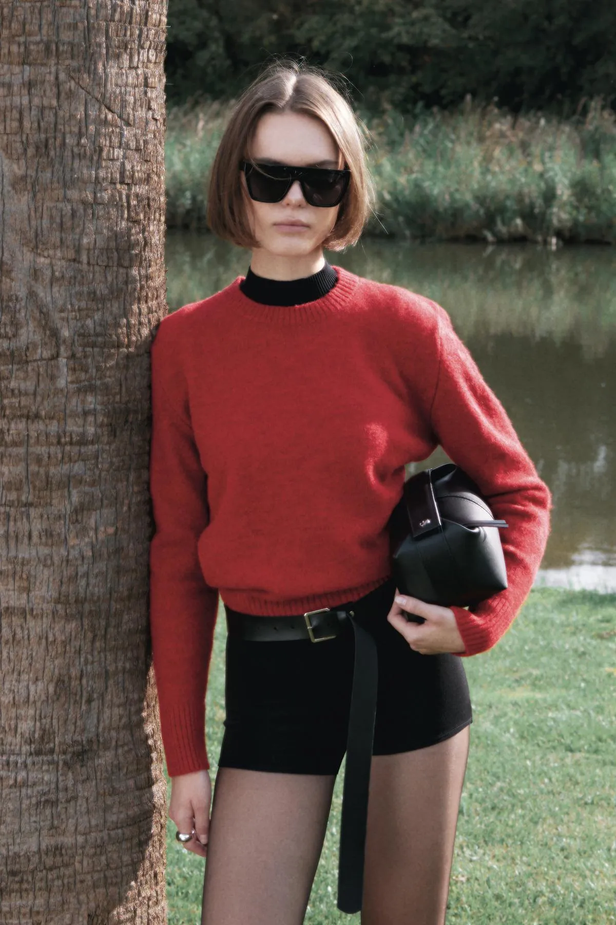 Suud Collection  Schwarze Archi-Minitasche aus Leder