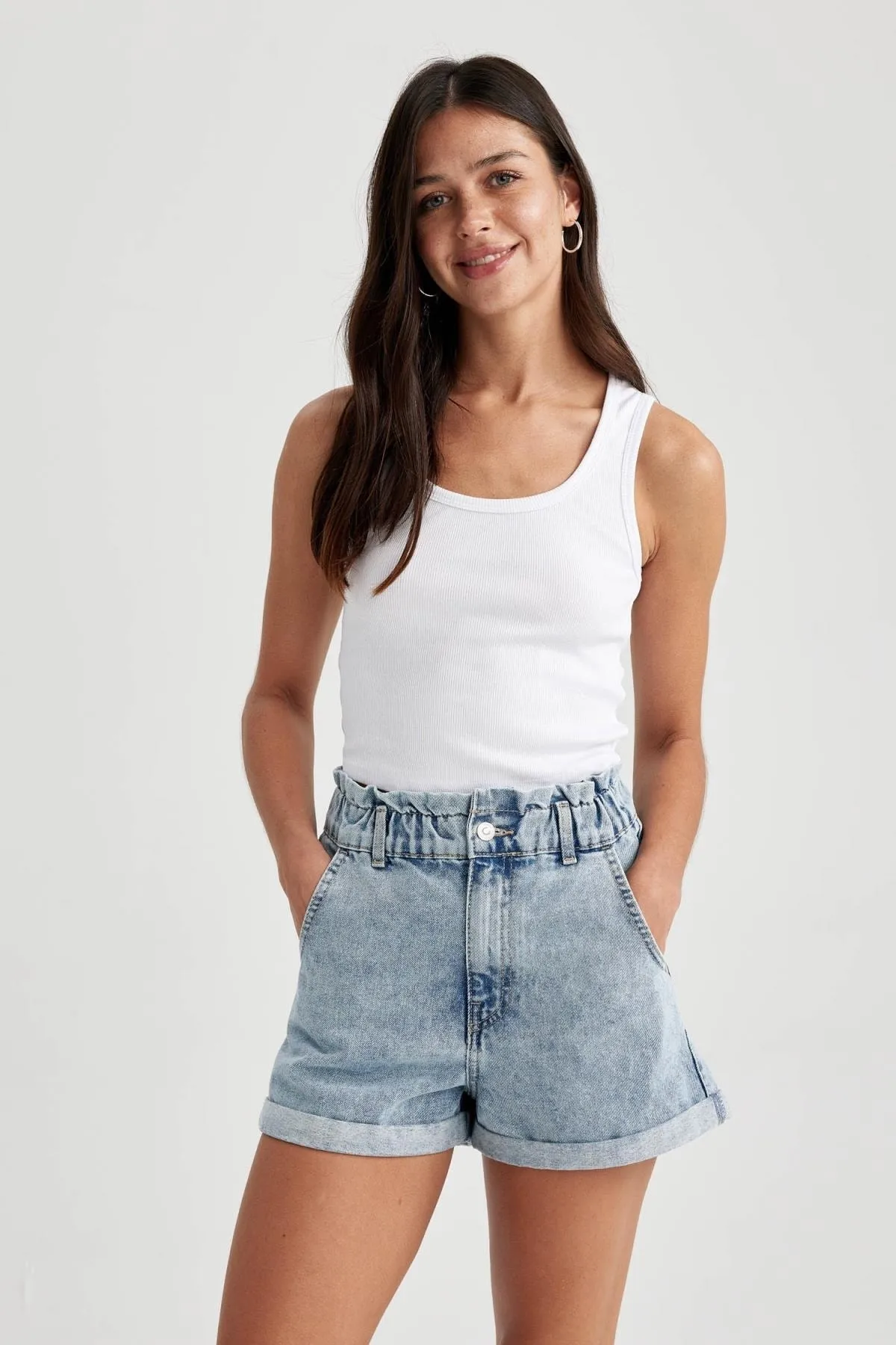 DeFacto  Paperbag-Jeansshorts mit umgeschlagenem Bein A2611ax23sm