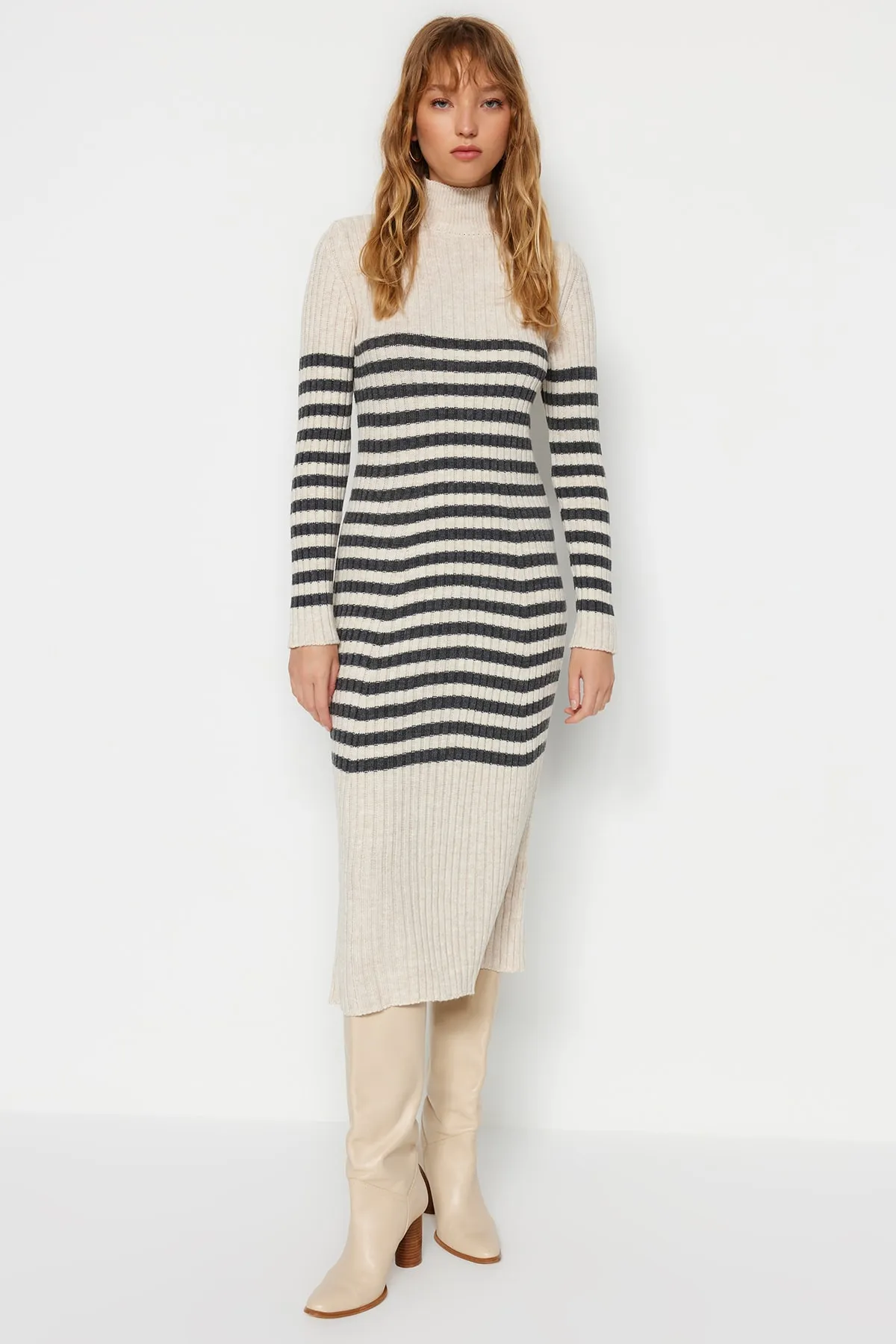 Trendyol Collection  Stone Maxi-Strickkleid mit Streifen TWOAW24EL00091