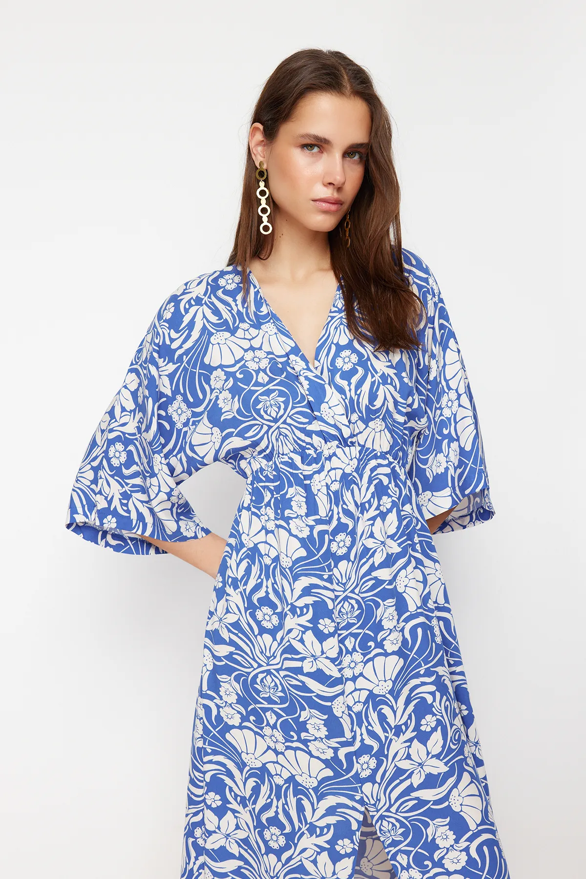 Trendyol Collection  Saks Blumendruck A-Linie Zweireihiges Kragen Midi Gewebtes Kleid TWOSS24EL00913
