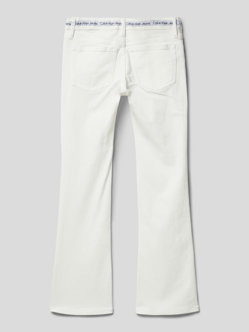 Jeans mit Label-Details in offwhite