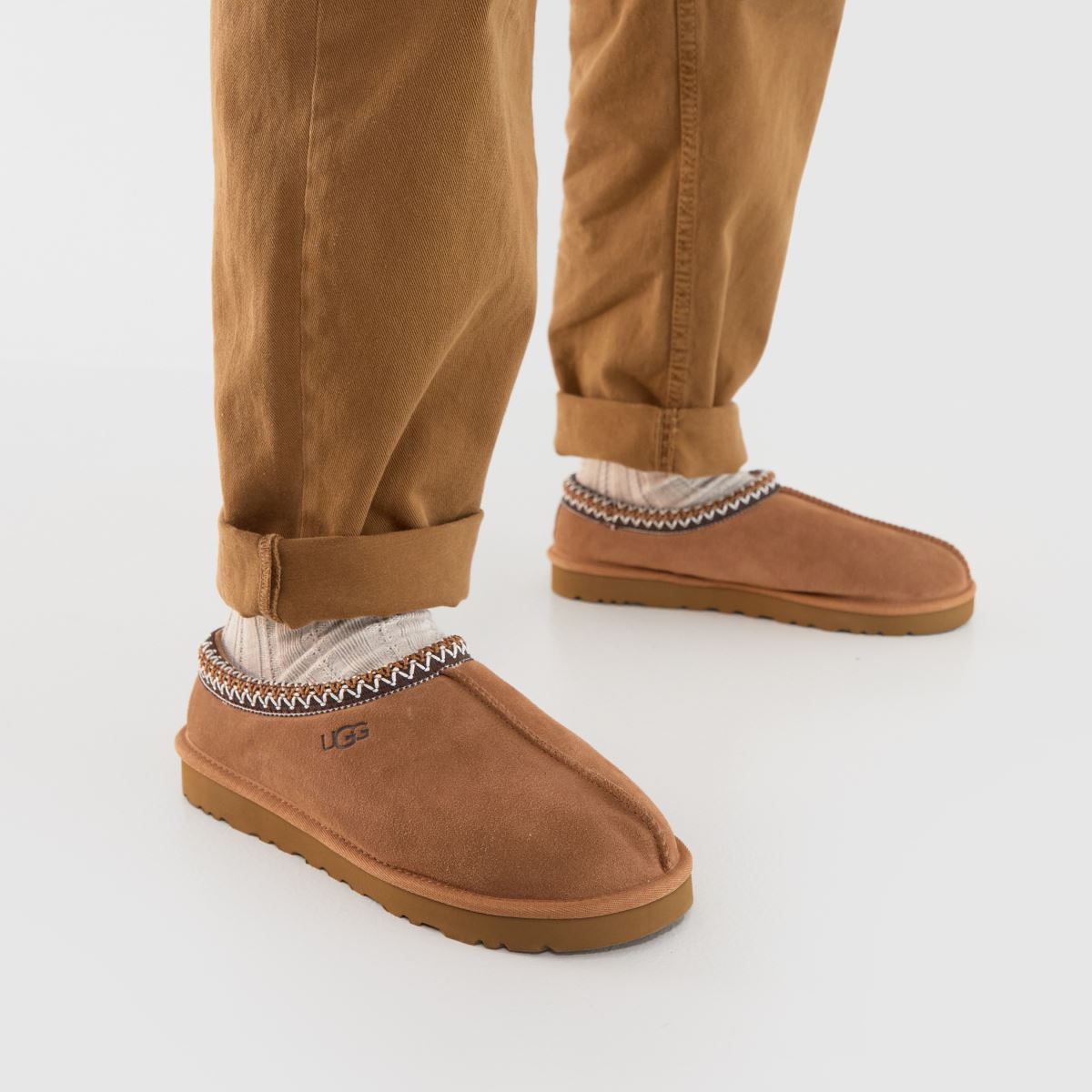 Copati UGG Tasman v kostanjevi barvi