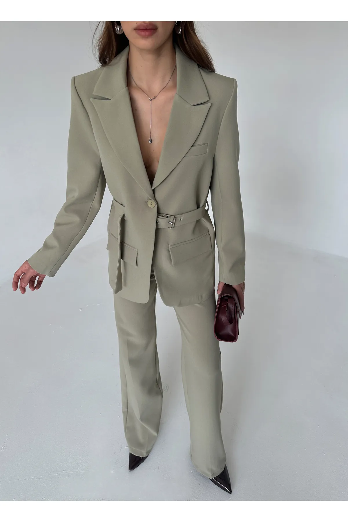 Laluvia  Hellkhakifarbenes Jacken-Hose-Set mit Gürtel