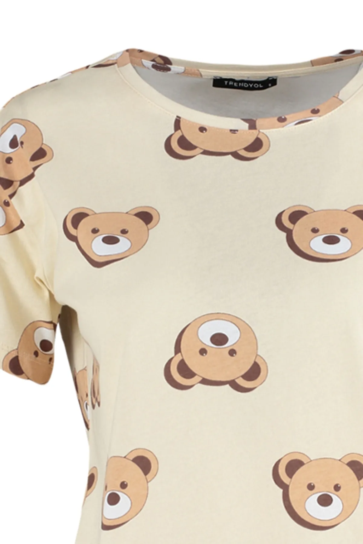 Trendyol Collection  Ecru gestricktes Pyjama-Set aus 100 % Baumwolle mit Teddybär-Muster und T-Shirt-Shorts THMSS23PT00005